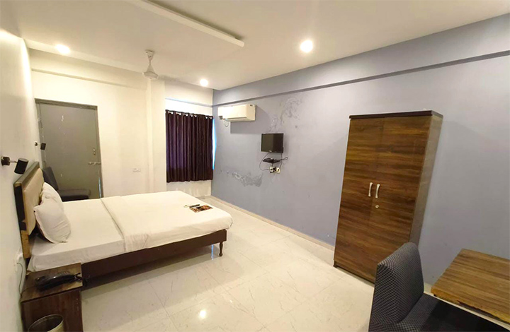 royal-Deluxe room (1)